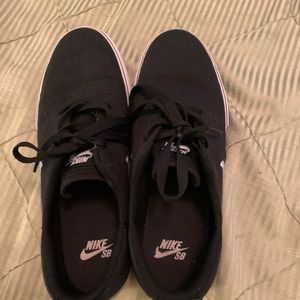 Nike SB Men’s Black Check